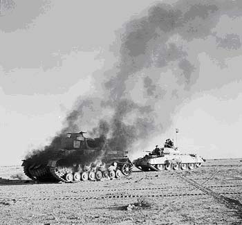 Танковое сражение между британскими и немецкими танками во время операции «Крусейдер» у Тобрука