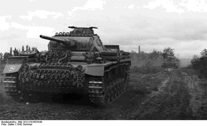 Колонна танков 24-й танковой дивизии