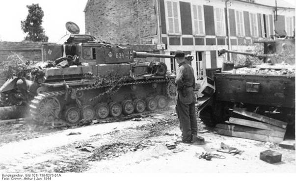 Разбомбленный танк Pz Kpfw IV 130-го учебного танкового полка